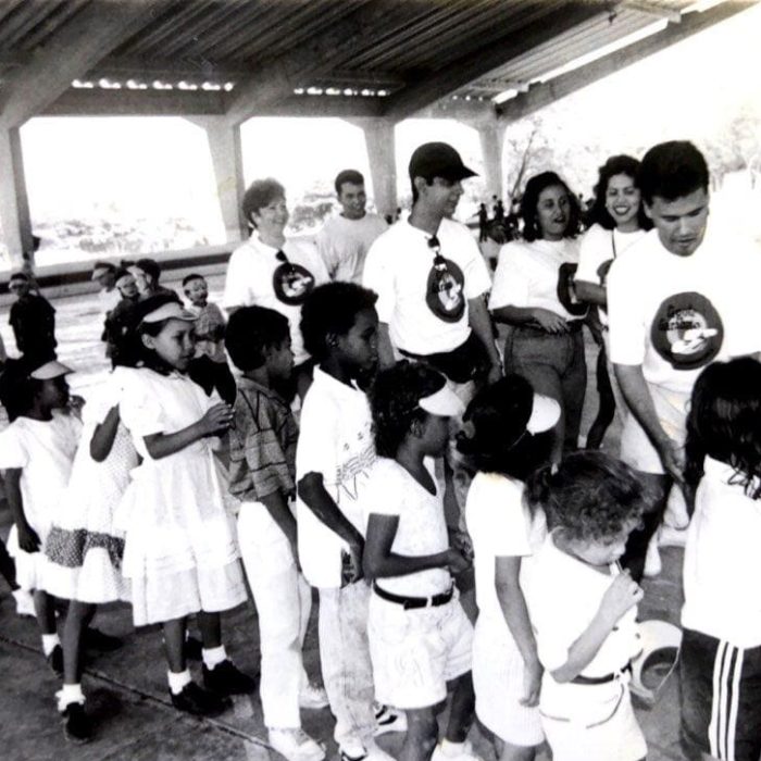 2000 – Entrega de Aguinaldos niños Fundacion Dios es Amor 2