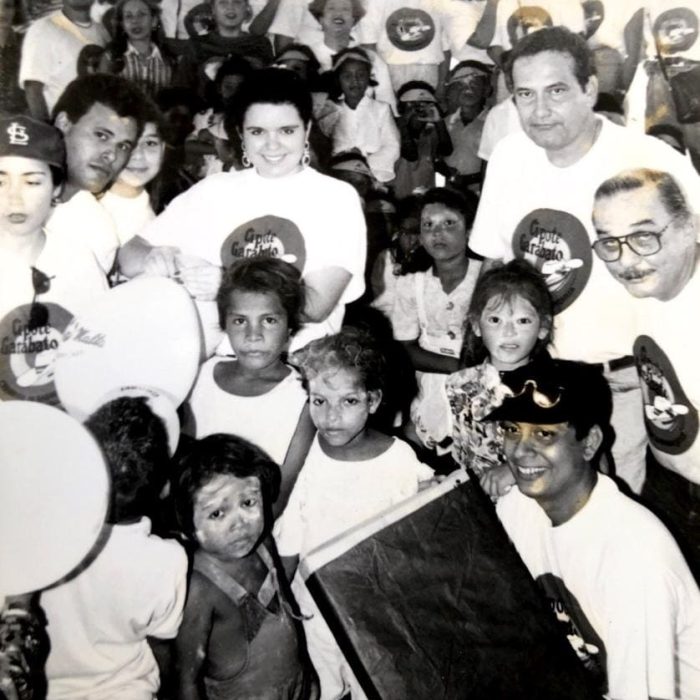 2000 – Entrega de Aguinaldos niños Fundacion Dios es Amor